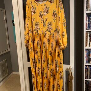 SHEIN Plus floral print pleated hem dress without belt